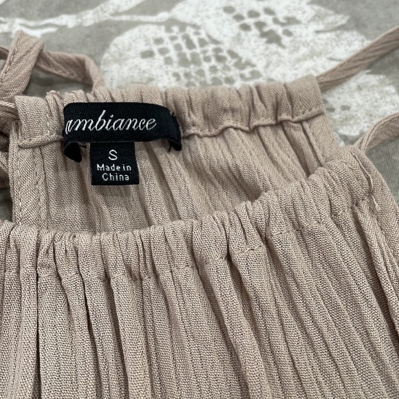 AMBIANCE TOP, TAUPE COLOR🤎,SIZE SMALL - Picture 5 of 6